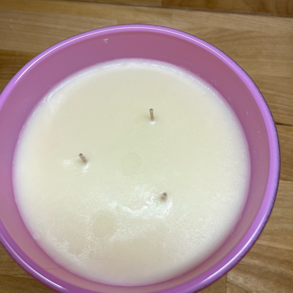 Red Leaf Home Candle - Picture 4 of 4